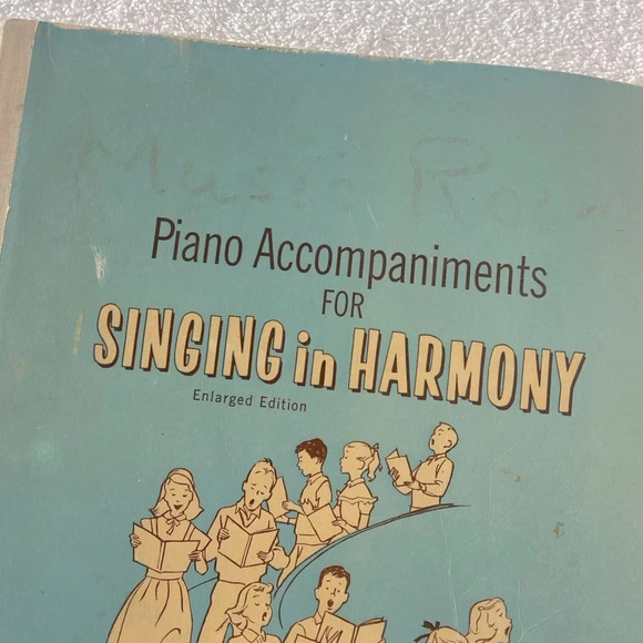Vintage Piano Accompaniments For Singing In Harmony Enlarged Edition - Picture 4 of 12